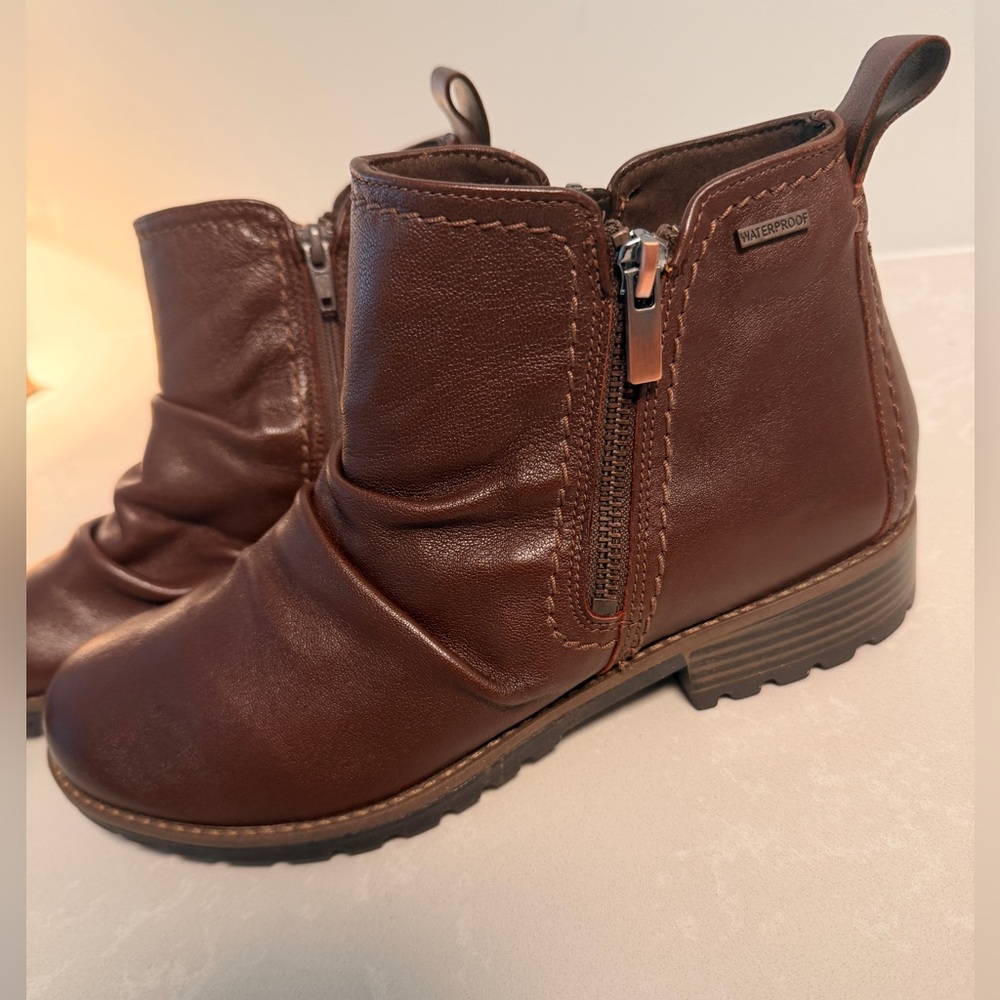 Clarks Aspra Walk Waterproof British‎ Tan leather ankle boots Women’s Size 7.5